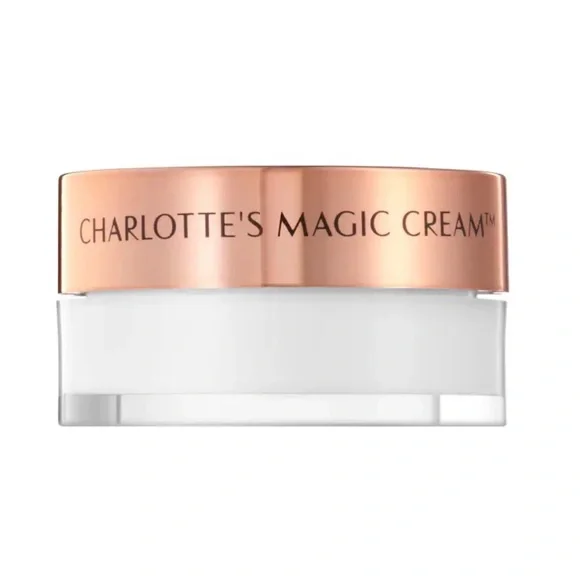 Charlotte Tilbury • Magic Cream Moisturizer - Picture 3 of 7